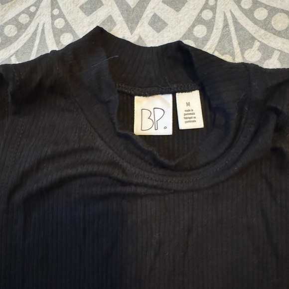 Basic high neck crop top - Picture 2 of 2